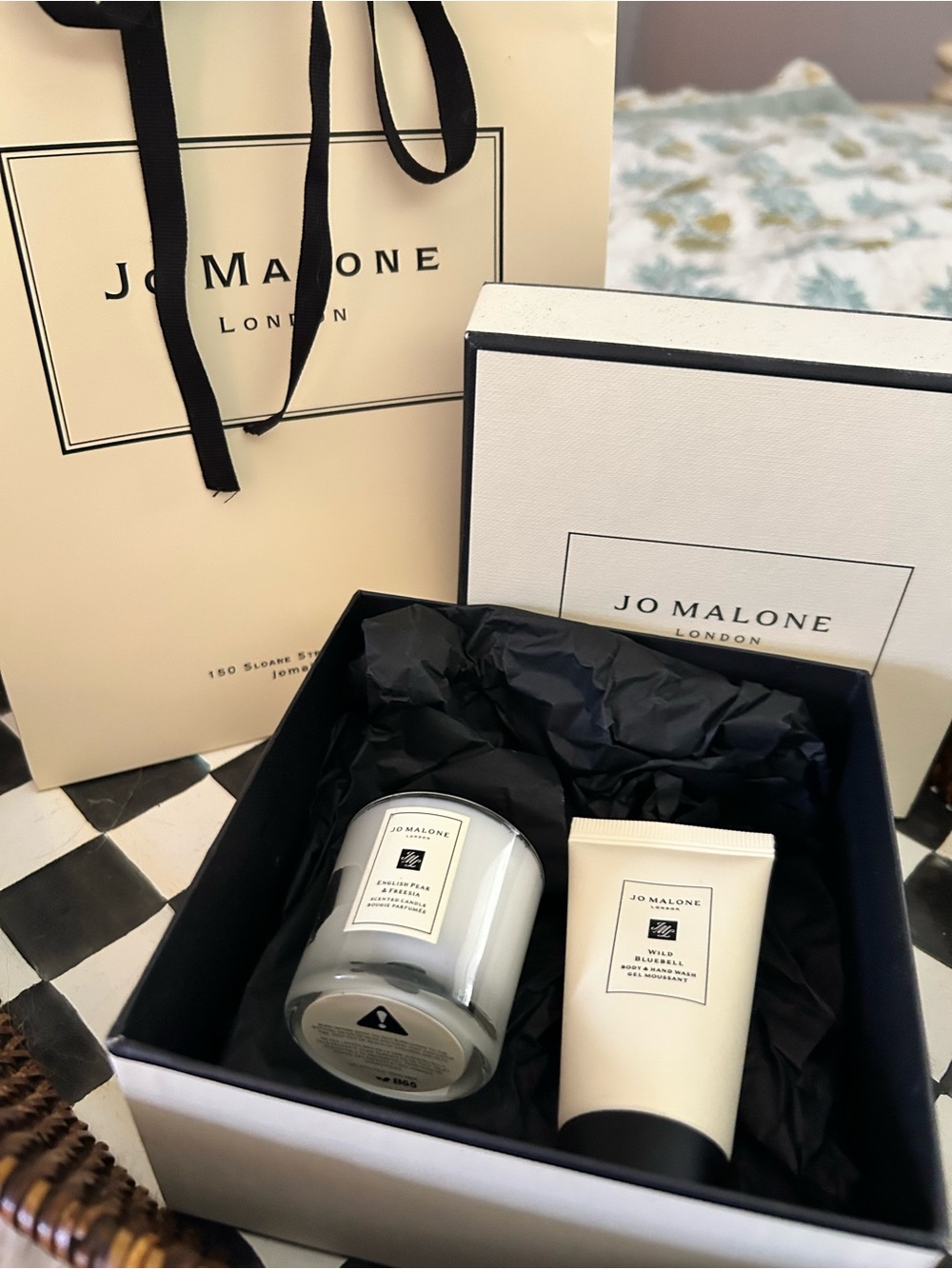 Jo Malone London gift set box & bag mini candle & body/ hand wash 30 ml